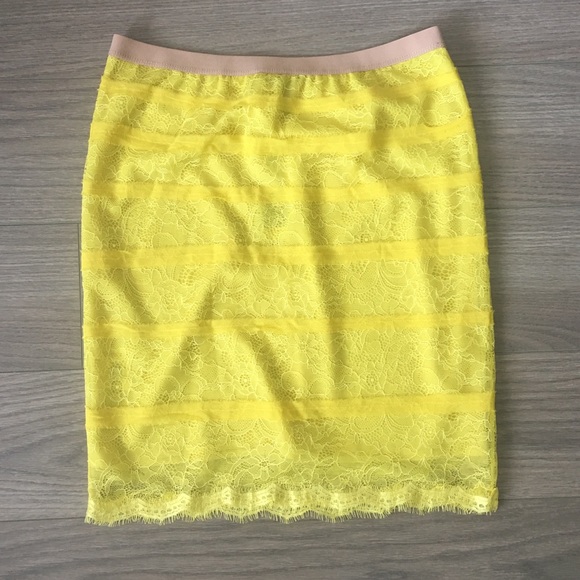 BCBG Lace Jocelyn Pencil Skirt. Size Small. NWT - Picture 2 of 5